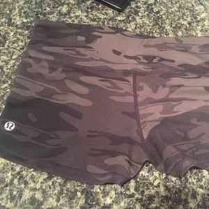 Very hard to find 🙌🏽🙌🏽 Camo boogie size 8