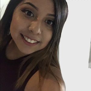 Meet your Posher, Yesenia