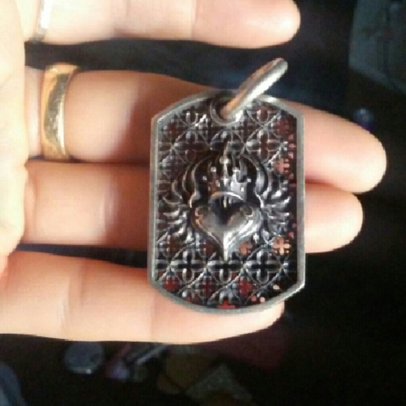 men pendent