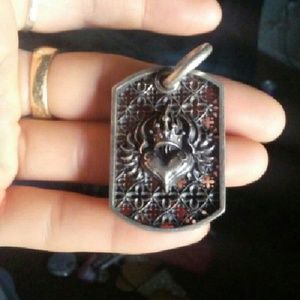 men pendent