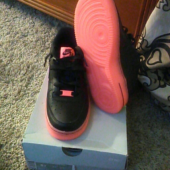 Af1 pink glow in the dark