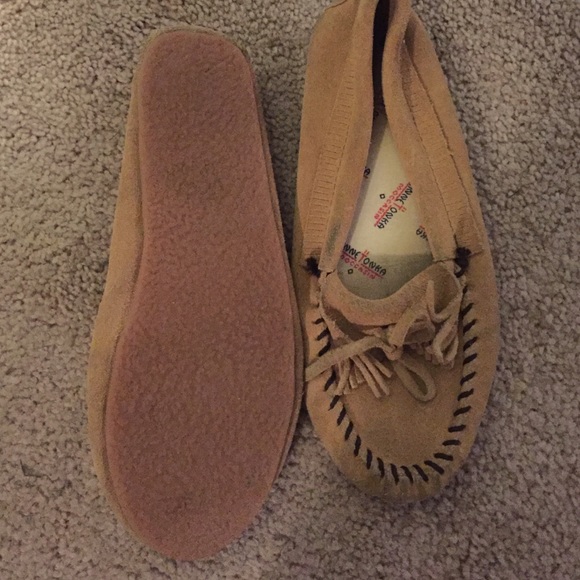Minnetonka moccasins - Picture 2 of 3