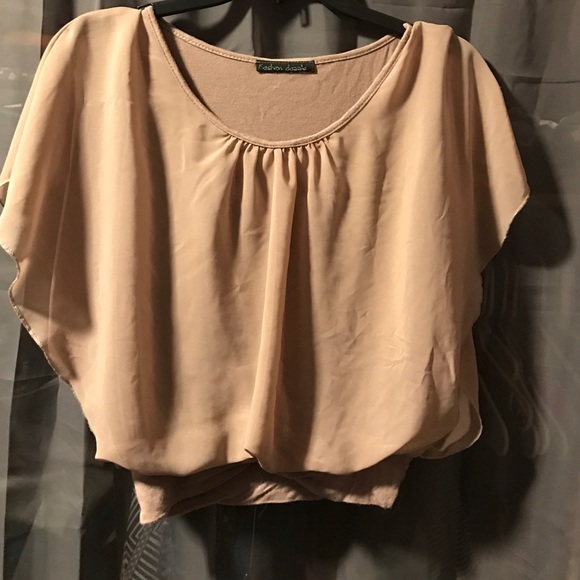 Crop length dress shirt. Good for most occasions. - Picture 1 of 1