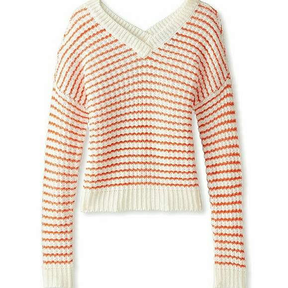 Romeo and Juliet V neck knit sweater top