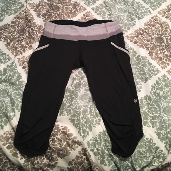 Lulu lemon capris 🍋