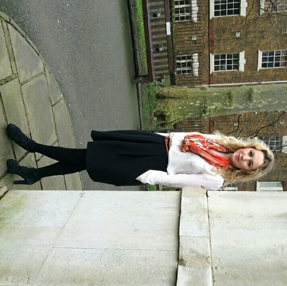 Hermes red silk scarf - Picture 3 of 4