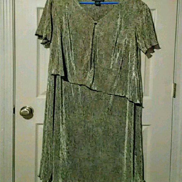🎇FINAL SALE🎇 Sage Green dress