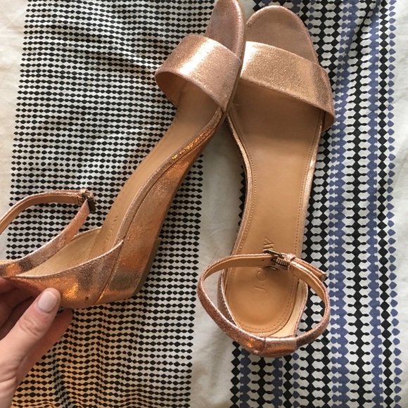 j crew gold sandals