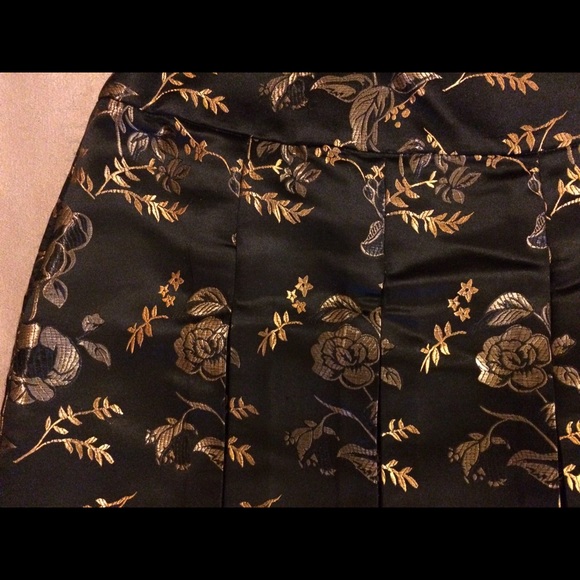 🔴 SOLD 🍾 HP 12/6 🎉🎉, Size8, NWT - Picture 3 of 3