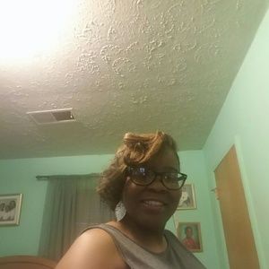 Meet your Posher, April