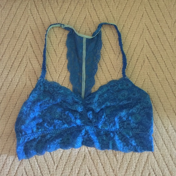 😘VS PINK Floral Lace Racerback Bralette😘