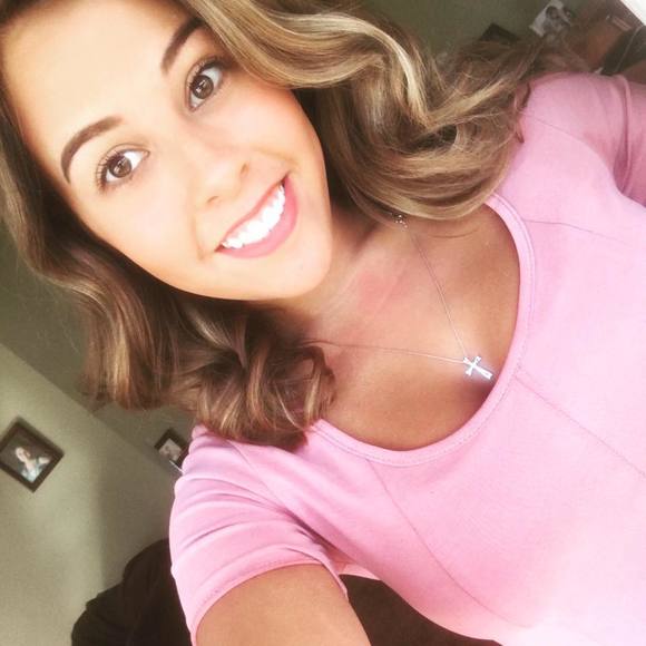 Meet your Posher, Danielle - Picture 1 of 1