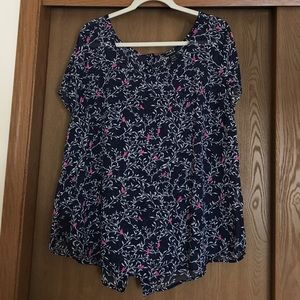 Printed button back tee