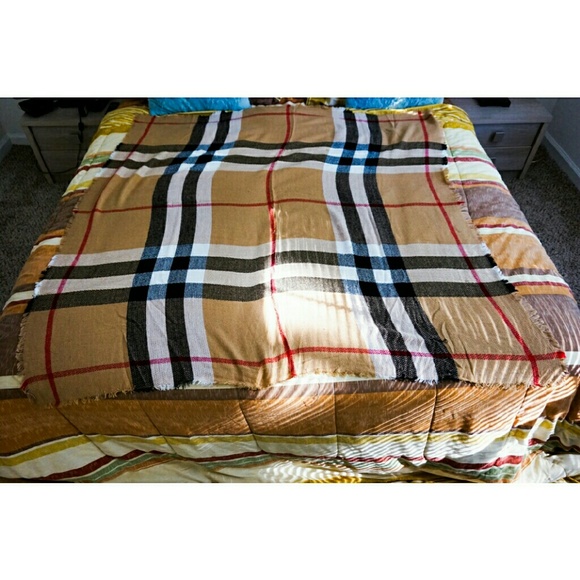 Last One!!! Plaid Print Blanket Wrap - Picture 4 of 5