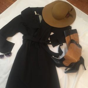 Duster/light weight wrap coat.