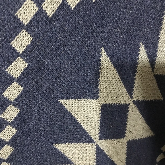 5-Star Reviewed Aztec Print Knitted Poncho - Picture 4 of 8