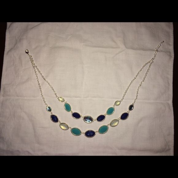 Pretty necklace - Picture 2 of 2