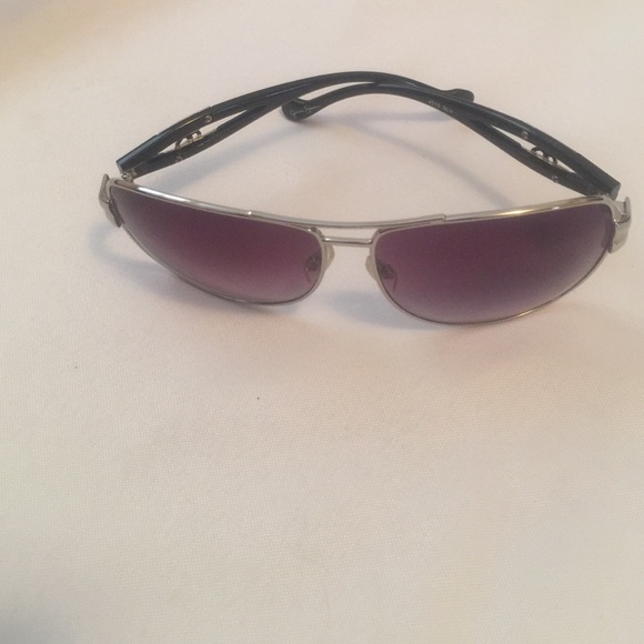 Sun glasses - Picture 4 of 4