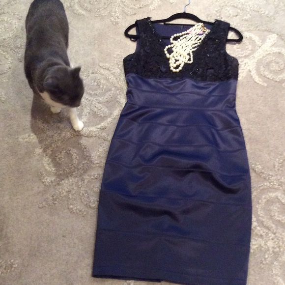 Dress - Picture 2 of 4