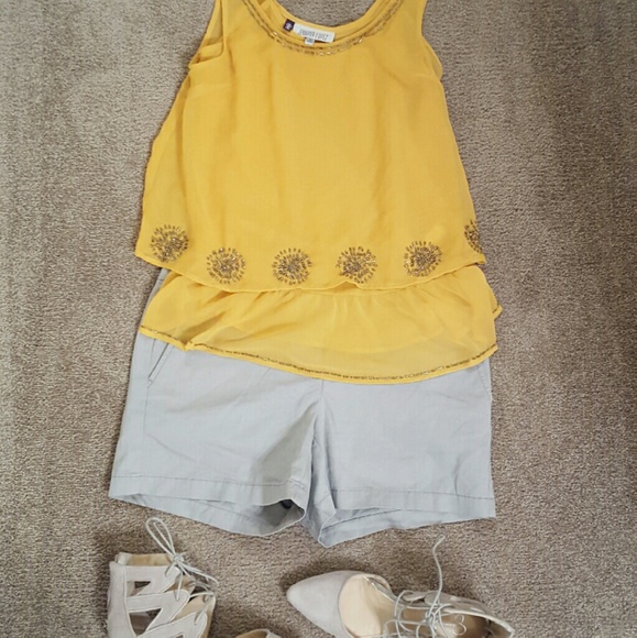 Yellow Jennifer Lopez Top - Picture 2 of 3