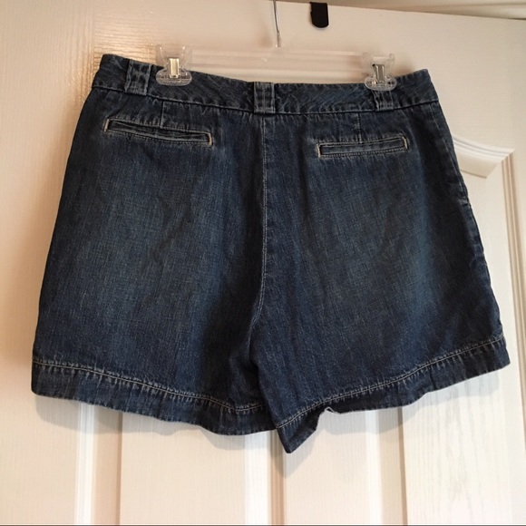 GAP Jean Shorts - Picture 2 of 2