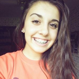 Meet your Posher, Adrienne