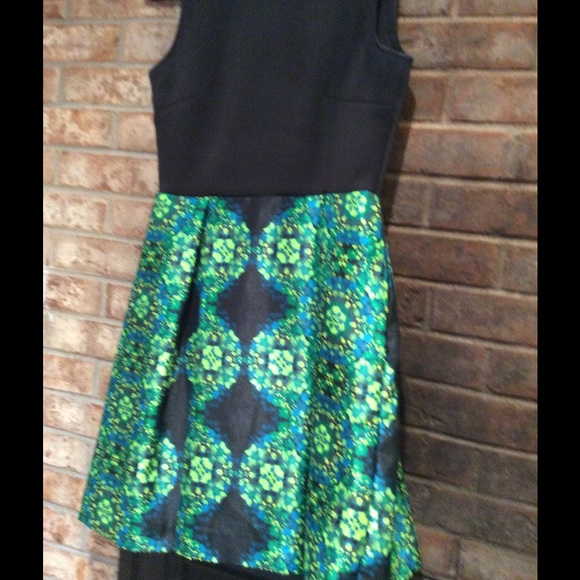 Dress - Picture 4 of 4