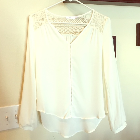 Lush XS white blouse with lace detail