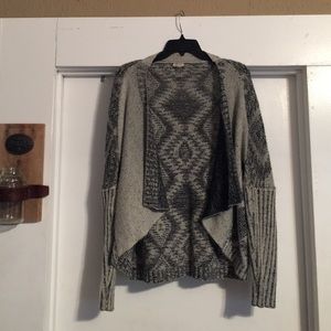Eyeshadow Black & Gray Aztec Boho Sweater!!