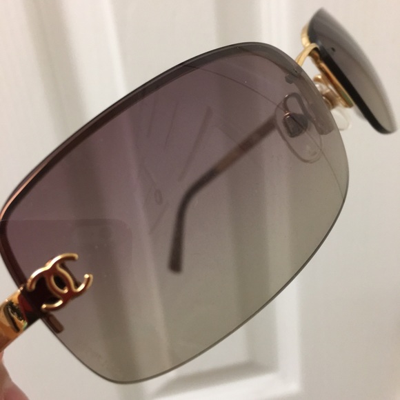 💯 Authentic Chanel Sunglasses - Picture 1 of 5