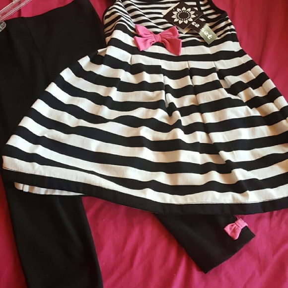 2 piece black and white set