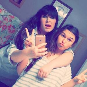 Meet your Posher, Dee