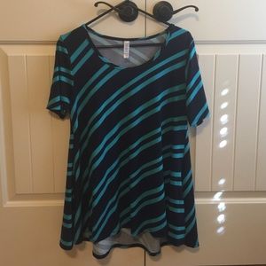 LulaRoe perfect T! Size small