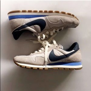 Nike internationalist sneakers