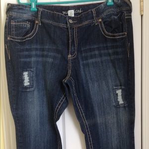 Maurices jeans