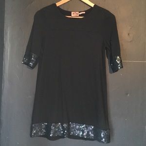 Juicy Coutures 3/4 sleeve top with sequins