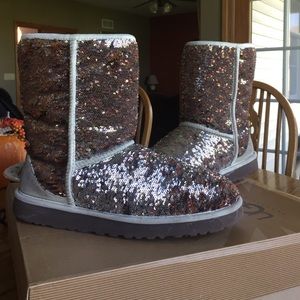 Champagne Sparkly Uggs