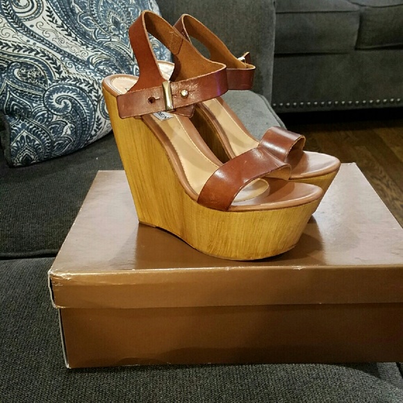 Sandals - Picture 4 of 4