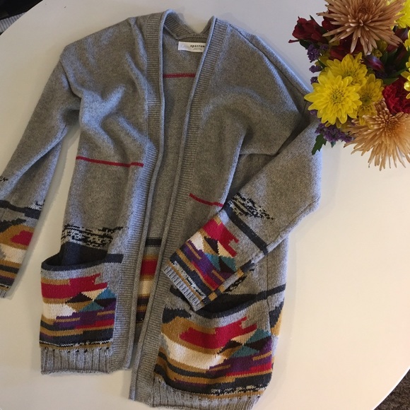 Anthropologie cardigan seen on Hayden Pannetiere