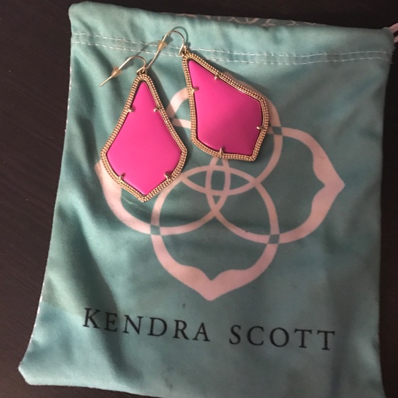 Kendra Scott pink earings
