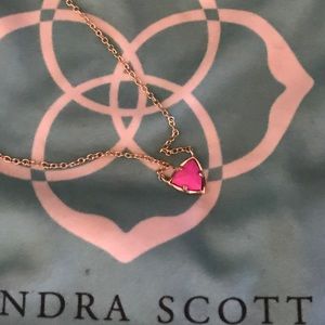 Kendra necklace in pink stone