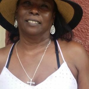 Meet your Posher, Juanita