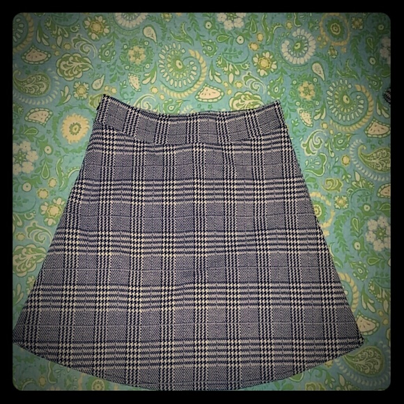 Brandy Melville black and white houndstooth skirt