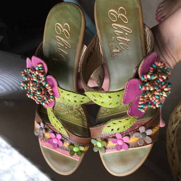 Elite by corkys size 8