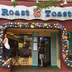 Meet your Posher, Brit