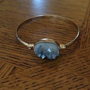 Gold bracelet with blue druzy stone