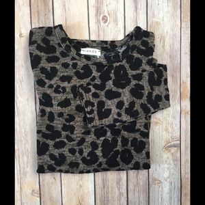 Leopard Top