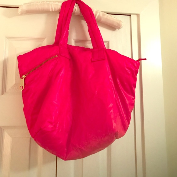 Red puffer purse❄️❤️