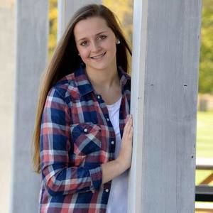 Meet your Posher, Khallie