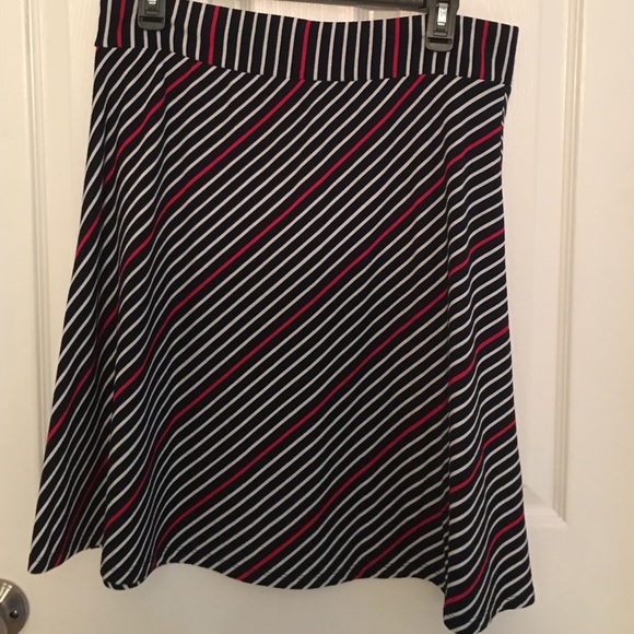 Blue, red and white skirt w slight flare large - Picture 1 of 3